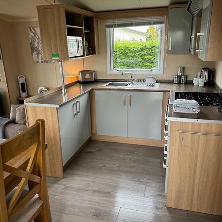 Prestige Static Caravan On 5 Star Holiday Park Cheswick  エクステリア 写真