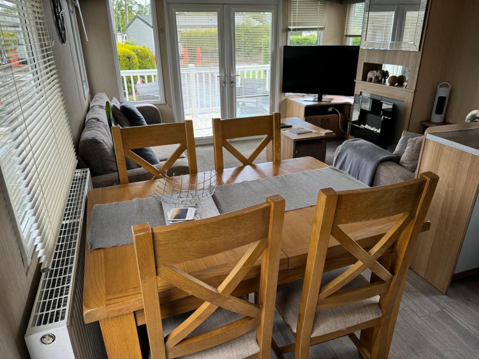 Prestige Static Caravan On 5 Star Holiday Park Cheswick  エクステリア 写真