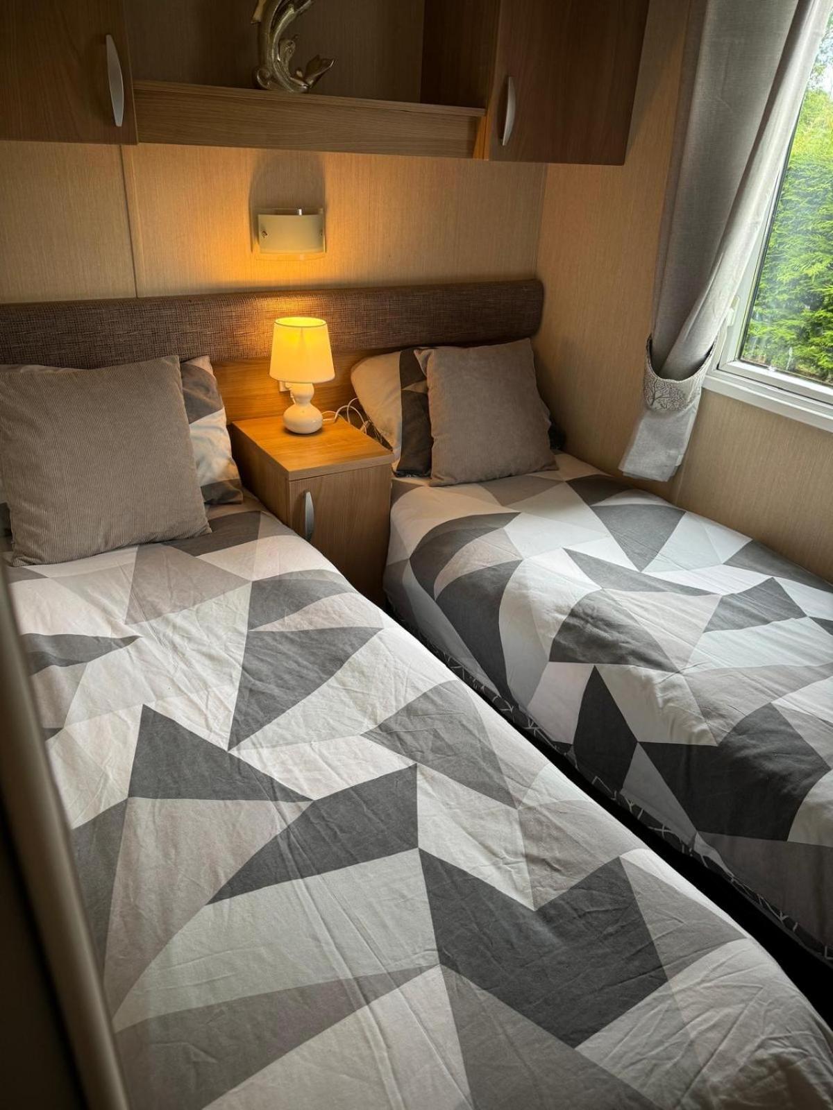 Prestige Static Caravan On 5 Star Holiday Park Cheswick  エクステリア 写真