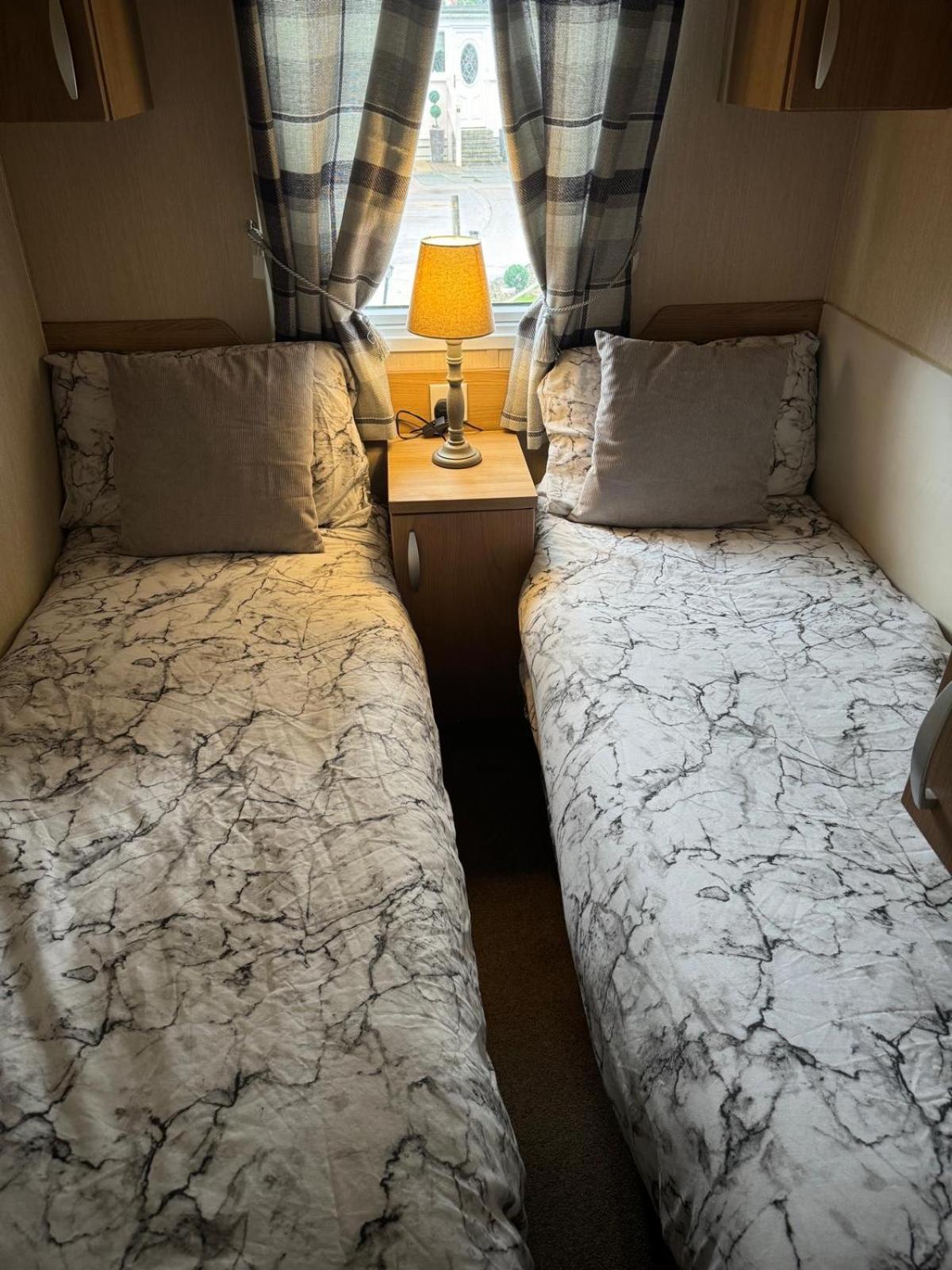 Prestige Static Caravan On 5 Star Holiday Park Cheswick  エクステリア 写真