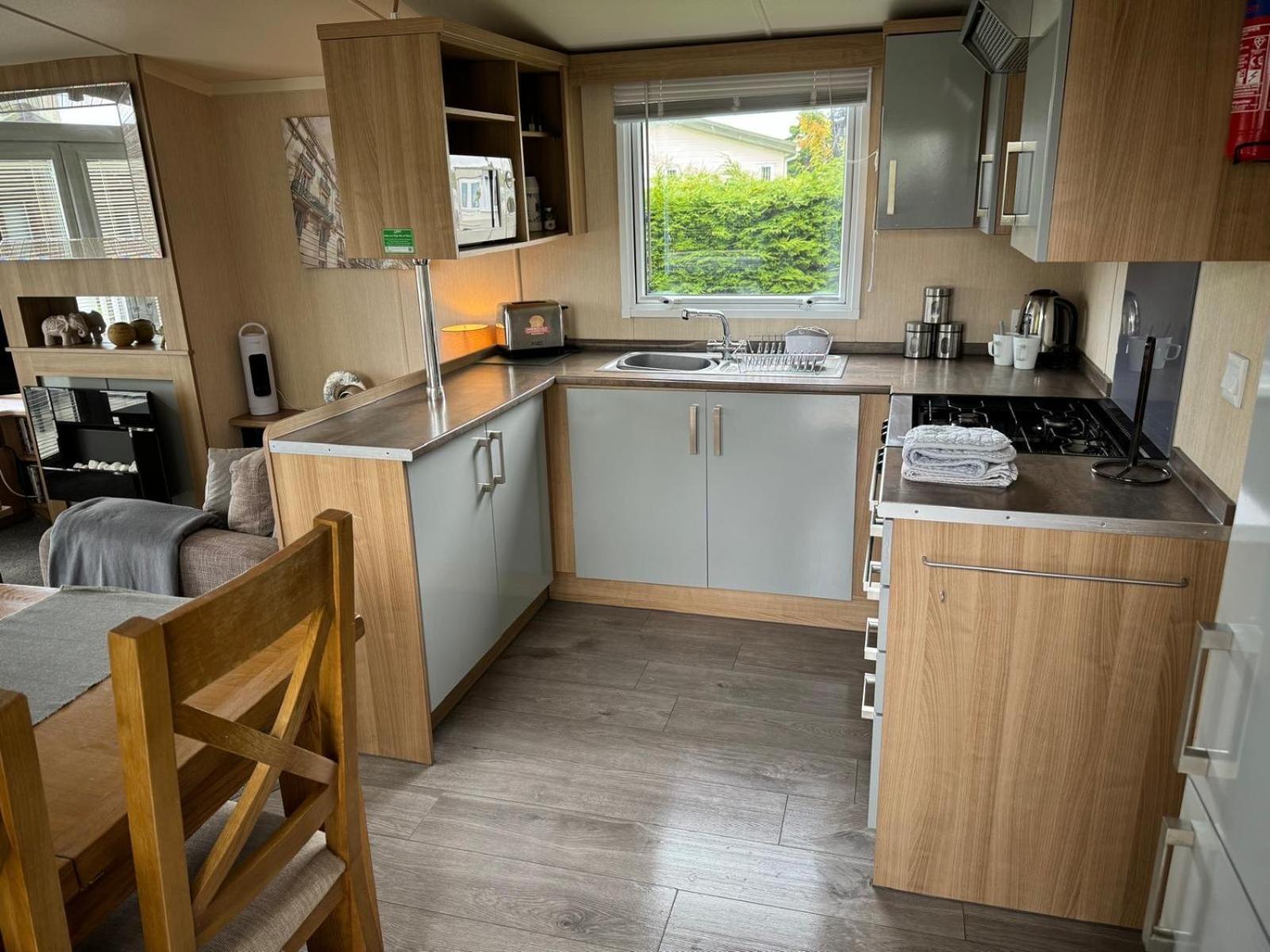 Prestige Static Caravan On 5 Star Holiday Park Cheswick  エクステリア 写真